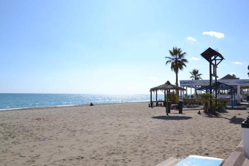 Апартаменты El Rincon De La Carihuela Торремолинос Экстерьер фото